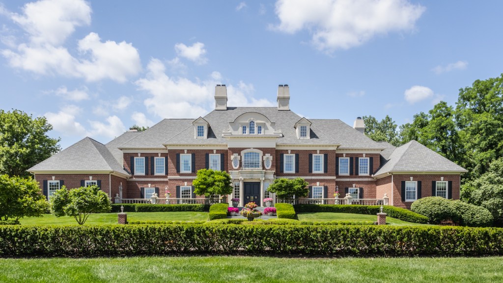 A Landmark Estate Debuts on the Market in Carmel,&nbsp;Indiana