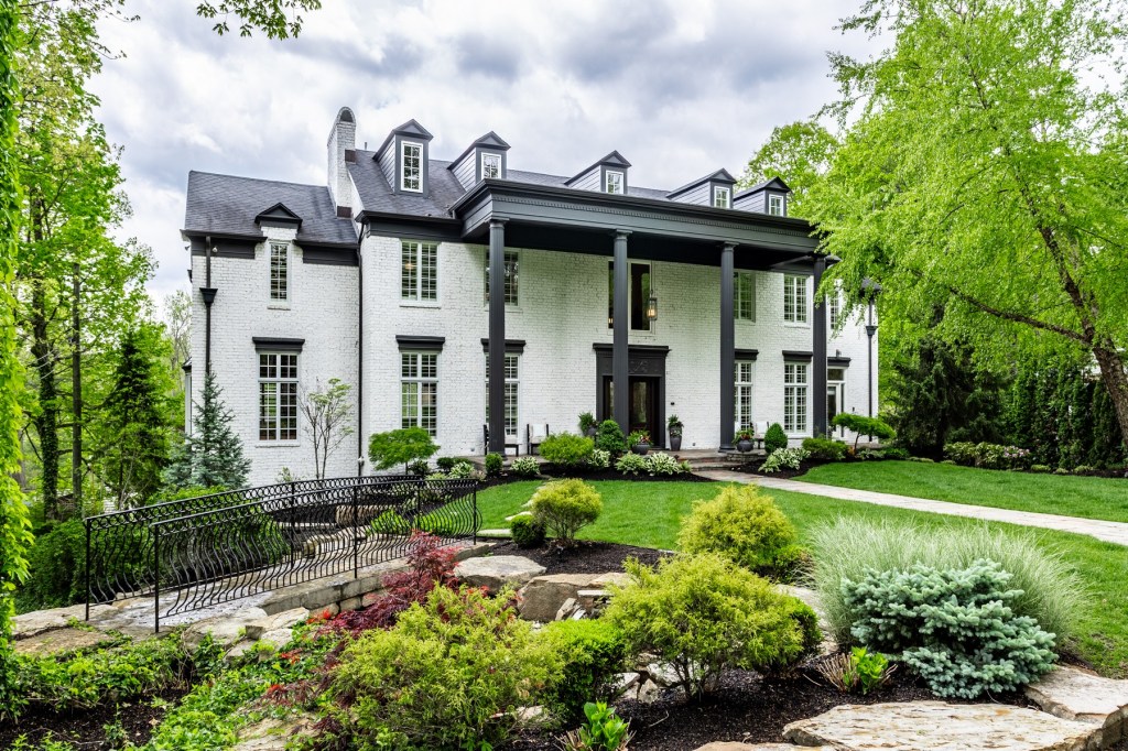 A Distinguished Estate in the Town of Williams Creek: 7779 Ridge&nbsp;Road